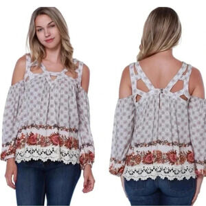 5/$40 SKYLAR & JADE Cold Shoulder Cutout Long Sleeve Floral Top Size Medium